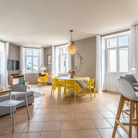 Eskualduna - Superb Duplex With Private Parking *