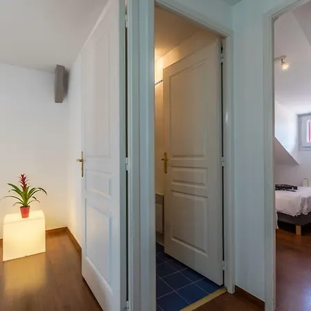 Eskualduna - Superb Duplex With Private Parking *