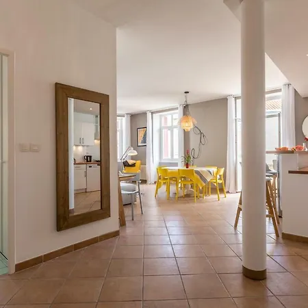 Eskualduna - Superb Duplex With Private Parking *